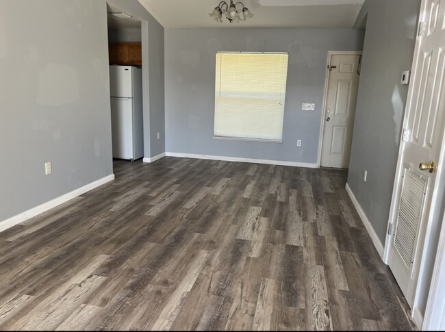 Building Photo - 3375 SW 4th Ave Rental