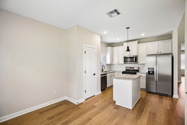 3085 Sorrento Hl Dr