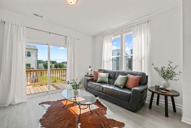 Photo - 1955 Robin Hill Ln