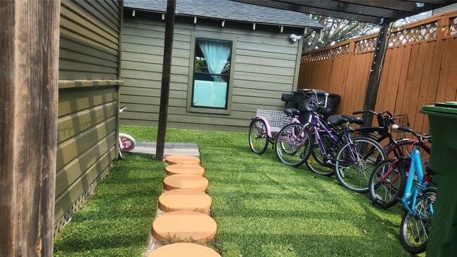 Photo - 606 Vincent St