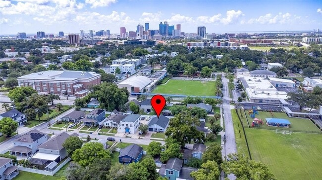 Photo - 310 W Warren Ave