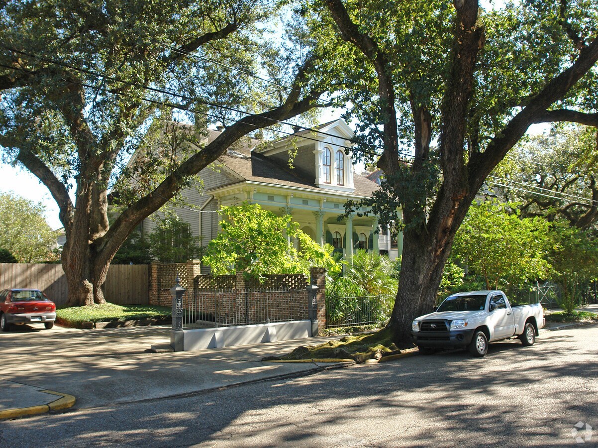 Photo - 1435 Jackson Ave Apartments