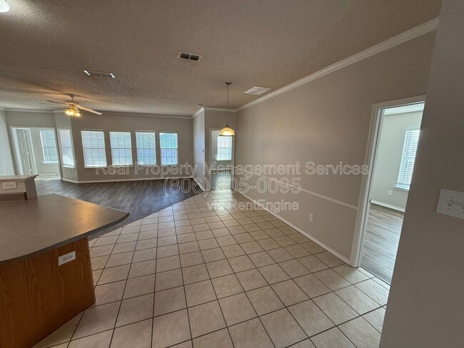 Photo - 6715 91st St