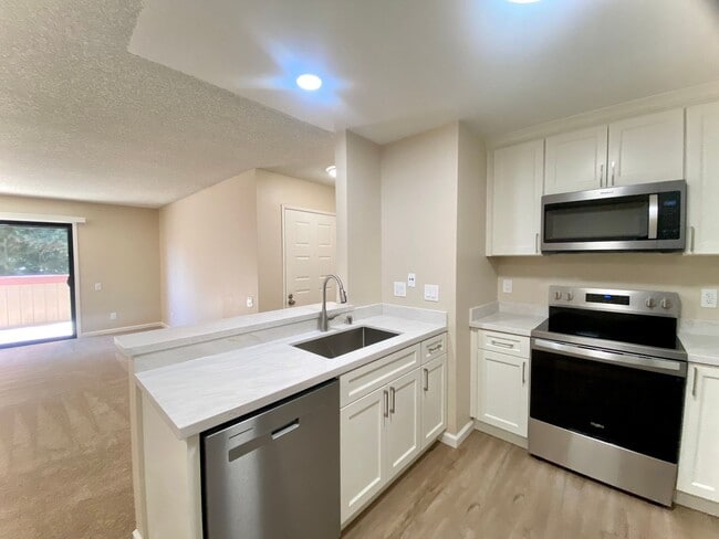 Photo - Beautifully Updated 2-Bedroom Condo! - Warm Springs!