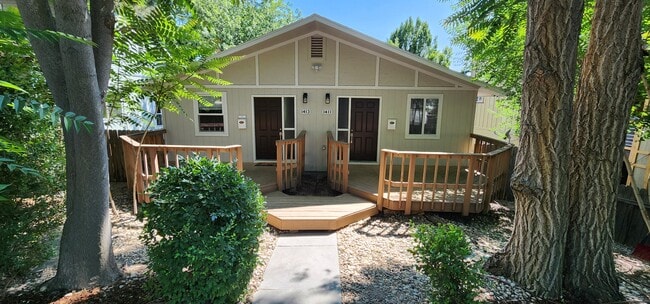 Updated, Quiet Duplex side available - 1411 E Hays St House