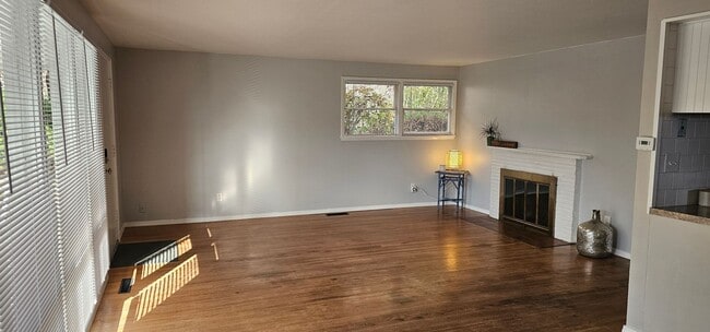 Photo - 3 bedroom Ramble House in Manette- Hardwoo...
