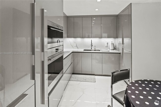 Building Photo - 8877 Collins Ave Unit 705 Rental