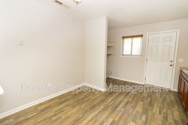 Photo - 6413 Basswood Ln