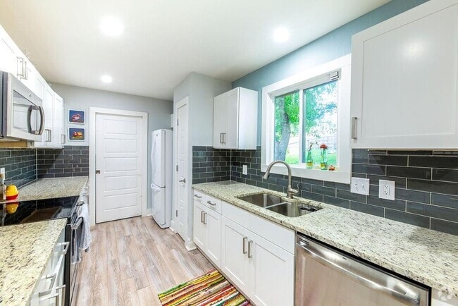 Building Photo - 4715 Carsonhill Dr Rental