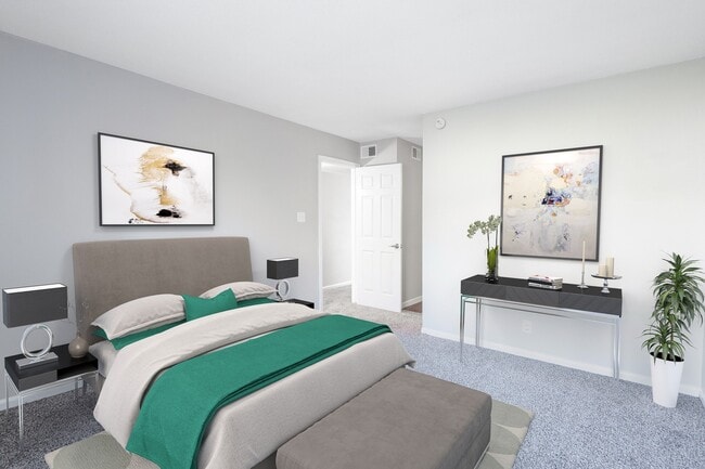 Building Photo - Bridgepointe Crossing