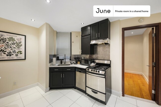 Room in Shared 4 bed/1 bath home in Upper West Side