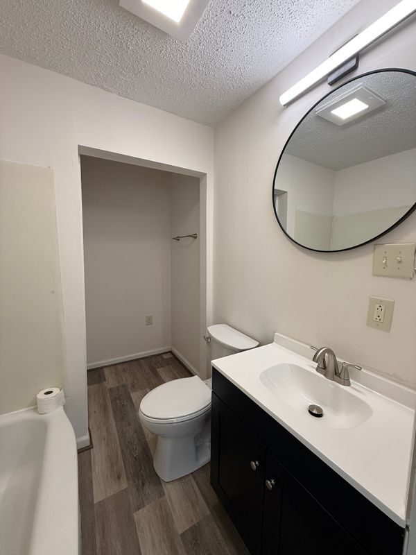 Photo - 328 W Bingham St