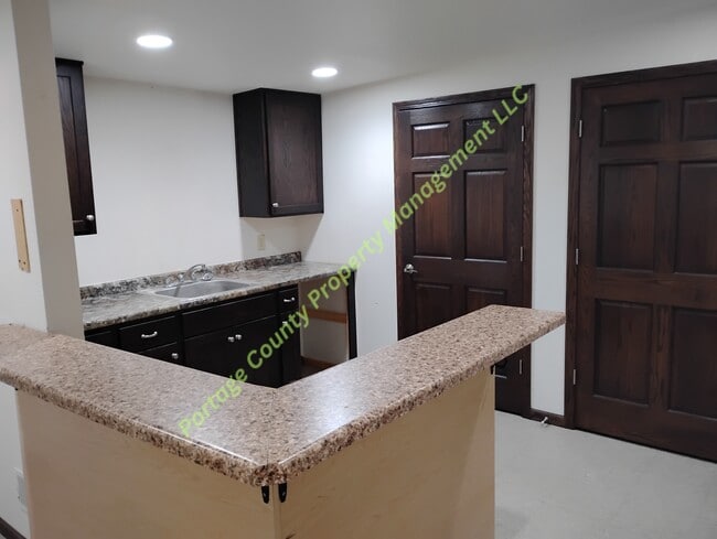 Photo - 207 S Main St