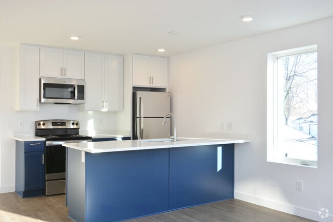 Building Photo - 2909 Grand St NE Unit 2 Rental