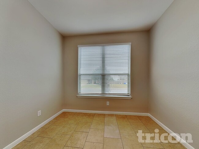 Photo - 724 Great Cloud Dr