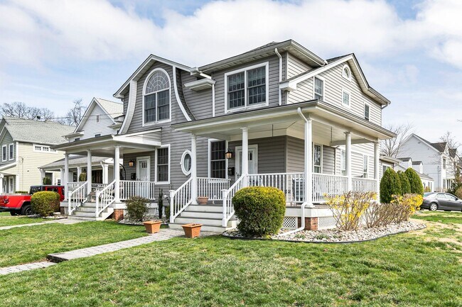 Photo - 11 Lakeside Ave