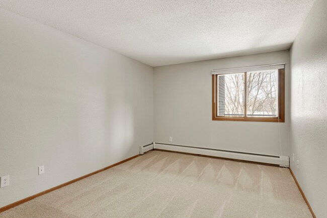 Photo - Summer Creek Apartments