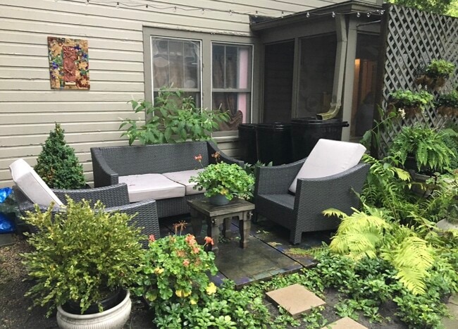 Photo - 3026 Park Pl Unit Coach House