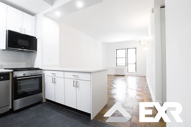 Photo - 235 W 22nd St Unit 3C