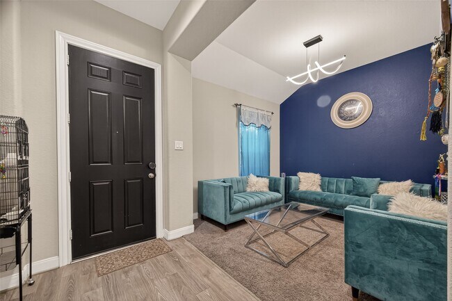 Photo - 2209 Hidden Meadow Ln