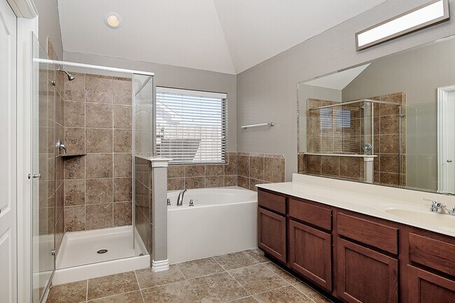 Photo - 9606 Arched Oak Dr