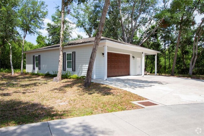 Building Photo - 1600 Sunset Ln Rental