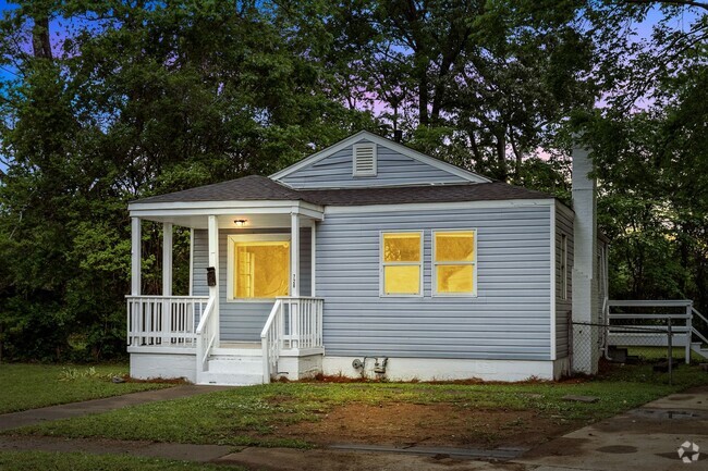 Building Photo - Stylish & Newly Renovated 3 Bedroom 2 Bath... Rental