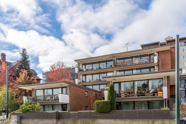 Building Photo - Harbor Terrace Rental