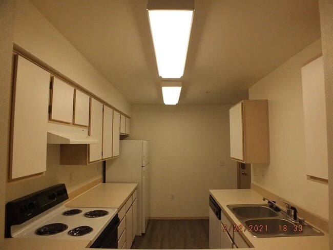 12549 28th Ave NE