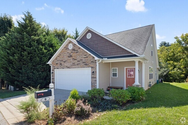 Building Photo - Wonderful Home in Arden