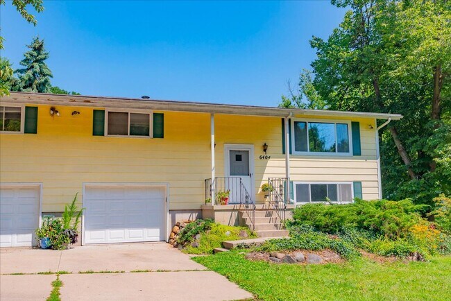 Building Photo - 6404 Maywood Ave Unit 6404 Maywood Ave