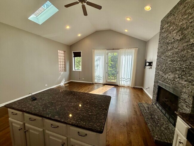 Photo - 2416 W Thomas St Unit 3