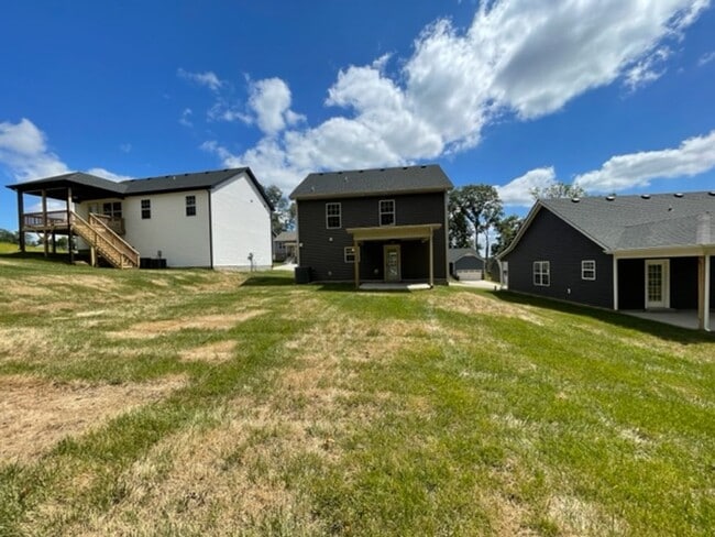 Photo - 3 Bedroom 2 1/2 Bathroom Home!