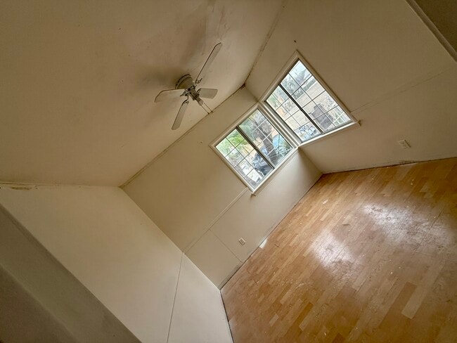 Building Photo - 707 N Baker St