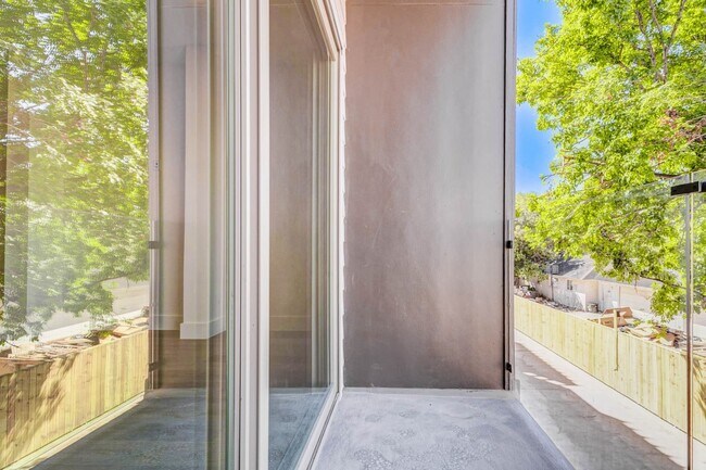 Photo - 5634 Dolores St