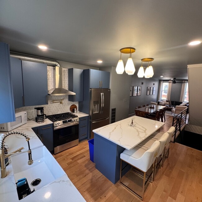 Photo - 2232 Latona St