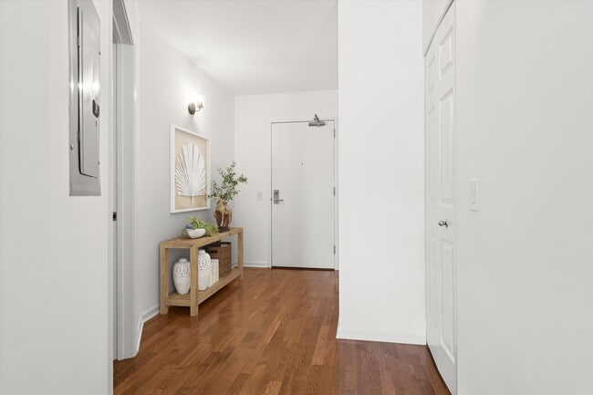 Photo - 873 N Larrabee St Unit 410