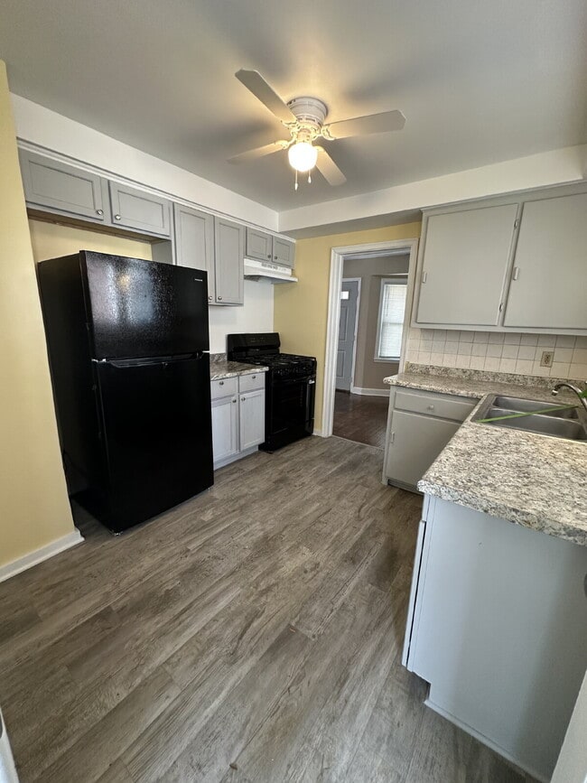 Photo - 107 Adams St