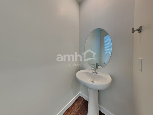 Photo - 1268 W Mahogany St