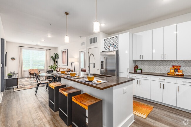 2 BR, 2 BR - 1,126SF