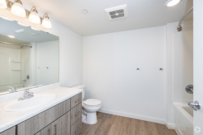 4BR, 2BA - 1,309SF - Primary Bathroom - Copper Platte