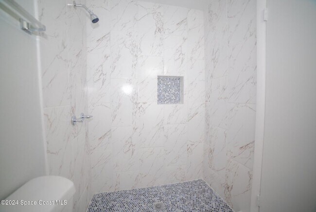 Photo - 230 W Towne Pl