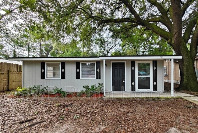 Photo - 730 Fernway St