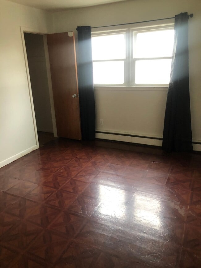 Photo - 21 Lindsley Ave