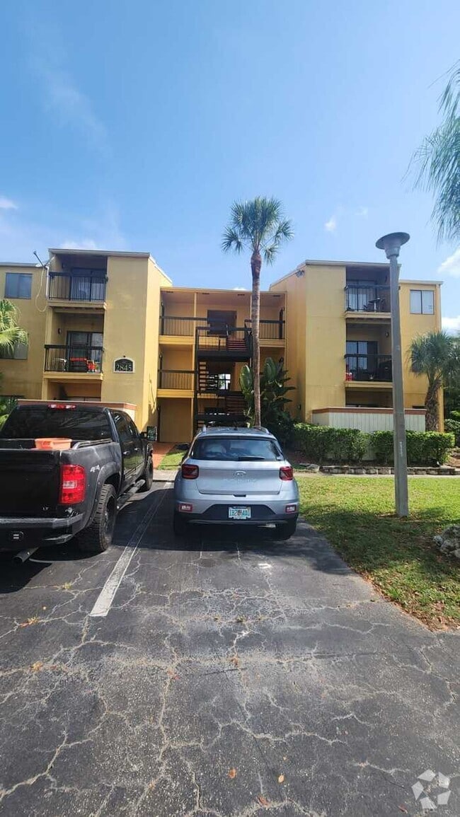 Building Photo - 2845 Winkler Ave Unit APT 317