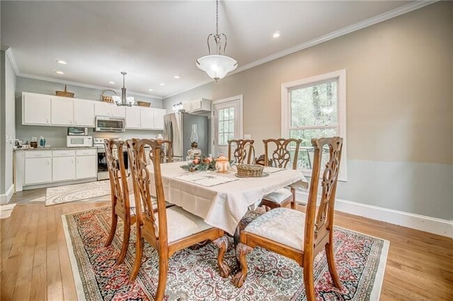 Photo - 5455 Brockton Rd