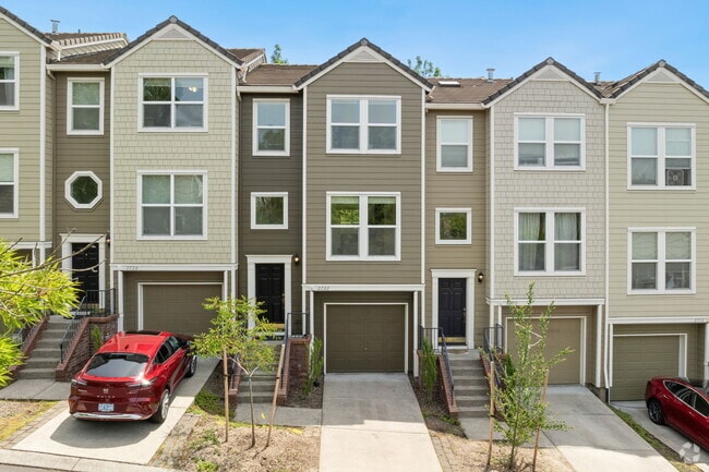 Building Photo - 2732 NW Kennedy Ct Rental
