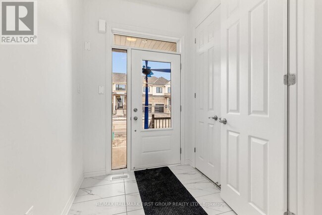 Photo - 525 Worden St