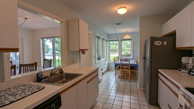 Photo - 11 Songbird Ln