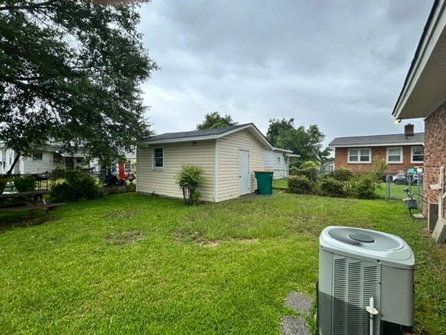 Photo - 510 E 18th St